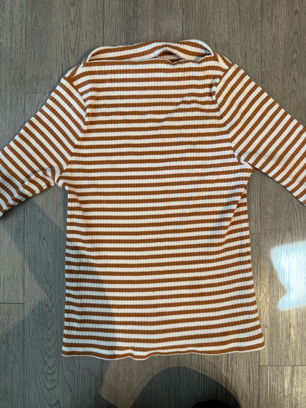 Old Navy Ribbed Striped Knit Top in White and Rust